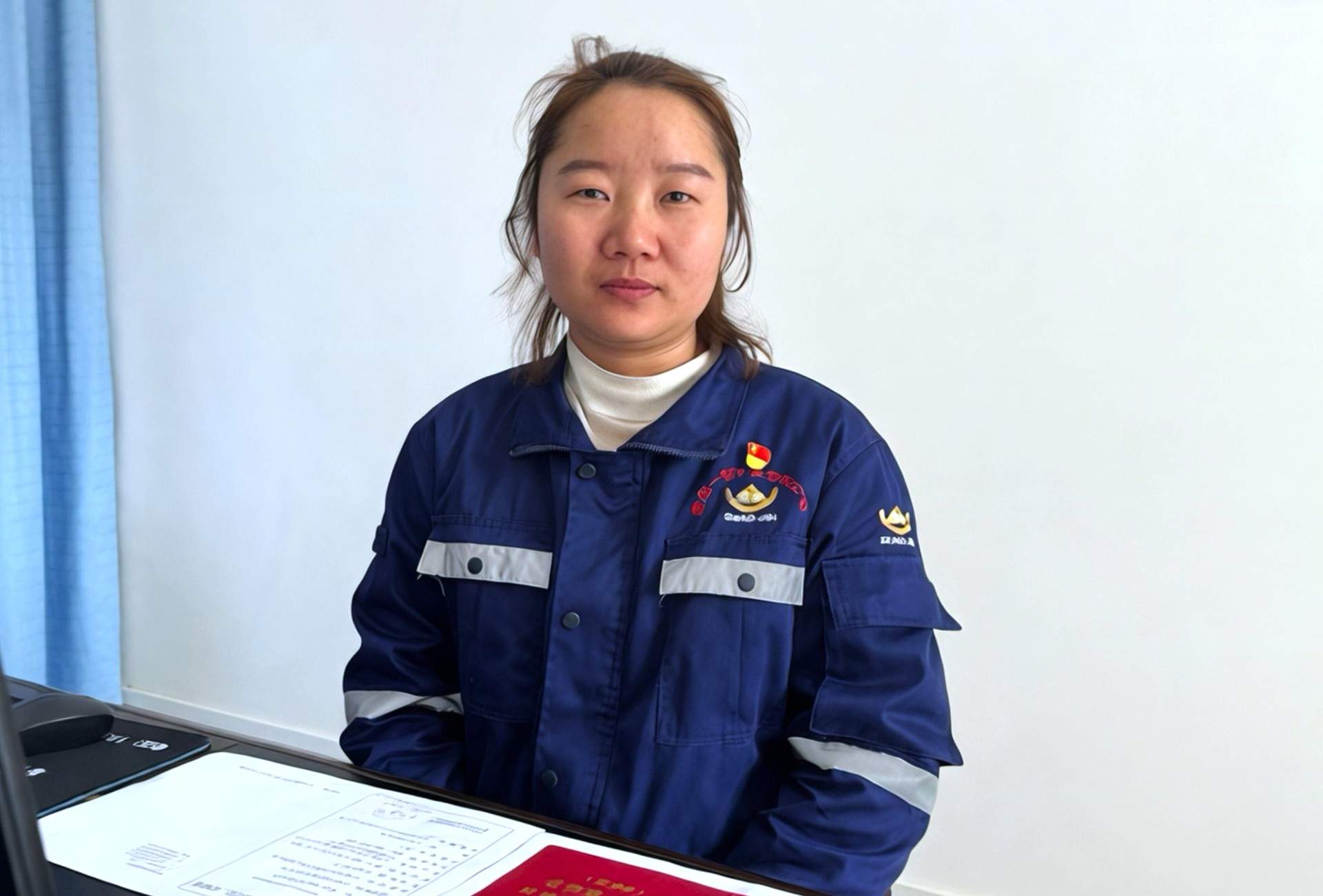王飞红工作照（蒙自一智，王飞红）.jpg